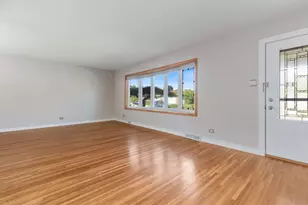 2032 N Wainwright Ct, Palatine, IL 60074 - Photo 4