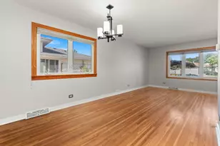 2032 N Wainwright Ct, Palatine, IL 60074 - Photo 8