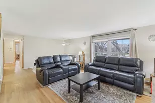 712 Dante Ct, Schaumburg, IL 60193 - Photo 12