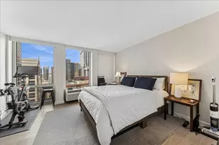 111 E Chestnut St, Chicago, IL 60611 - Photo 10