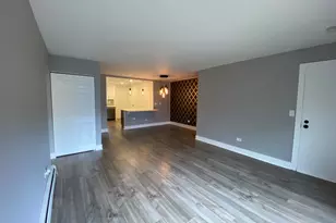 115 E Dundee Rd, Wheeling, IL 60090 - Photo 2