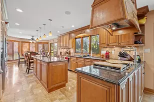 27 Equestrian Way, Lemont, IL 60439 - Photo 2