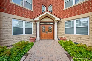 1 Itasca Pl, Itasca, IL 60143 - Photo 2