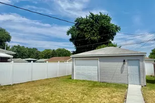 14105 S Saginaw Ave, Burnham, IL 60633 - Photo 22