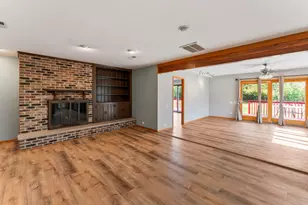 2226 Shannondale Rd, Green Oaks, IL 60048 - Photo 10