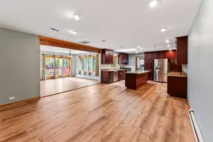 2226 Shannondale Rd, Green Oaks, IL 60048 - Photo 12