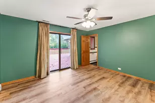 2226 Shannondale Rd, Green Oaks, IL 60048 - Photo 20