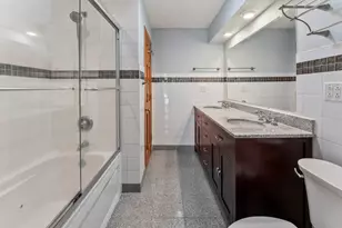 2226 Shannondale Rd, Green Oaks, IL 60048 - Photo 16