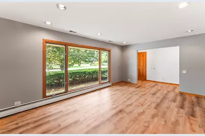 2226 Shannondale Road, Green Oaks, IL 60048 - Photo 4