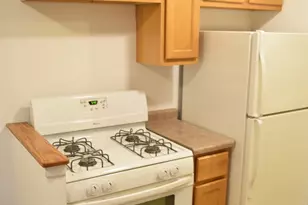 1880 Bonnie Ln, Hoffman Estates, IL 60169 - Photo 2