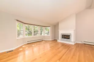 1008 N Newberry Ln, Mount Prospect, IL 60056 - Photo 4