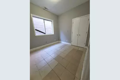 7947 S Escanaba Avenue #1, Chicago, IL 60617 - Photo 2
