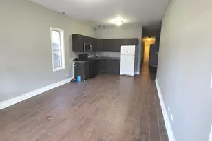 7947 S Escanaba Ave, Chicago, IL 60617 - Photo 4