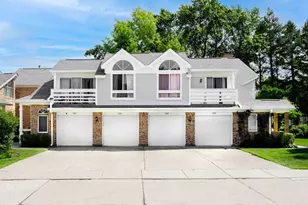 1081 Courtland Dr, Buffalo Grove, IL 60089 - Photo 1