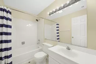 1081 Courtland Dr, Buffalo Grove, IL 60089 - Photo 10