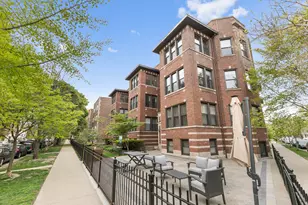7663 N Rogers Ave, Chicago, IL 60626 - Photo 1