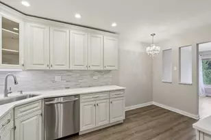 200 Lake Blvd, Buffalo Grove, IL 60089 - Photo 10