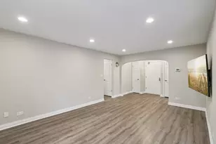 200 Lake Blvd, Buffalo Grove, IL 60089 - Photo 6