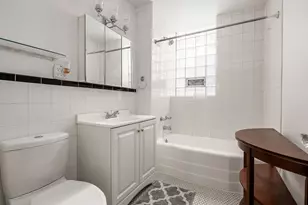 3638 N Pine Grove Ave, Chicago, IL 60613 - Photo 18