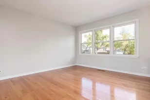 7924 Westview Ln, Woodridge, IL 60517 - Photo 12