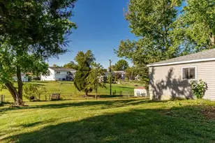 7924 Westview Ln, Woodridge, IL 60517 - Photo 4