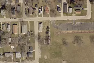 711 E Pearl Ave, Loves Park, IL 61111 - Photo 1