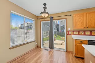 43 W Rustic Ln, Round Lake Beach, IL 60073 - Photo 16