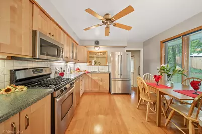 2630 Vale Court, Downers Grove, IL 60516 - Photo 12