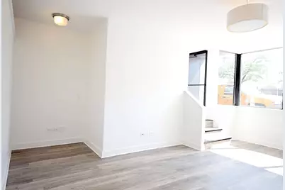 946 W Montrose Avenue #946, Chicago, IL 60613 - Photo 4