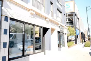 946 W Montrose Ave, Chicago, IL 60613 - Photo 2