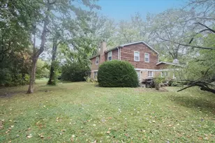 87 Lincolnshire Dr, Lincolnshire, IL 60069 - Photo 2