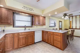 1526 E 18th Rd, Streator, IL 61364 - Photo 8