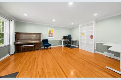 25W257 Gunston Avenue, Naperville, IL 60540 - Photo 10