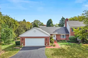 7 Douglas Dr, Sugar Grove, IL 60554 - Photo 1