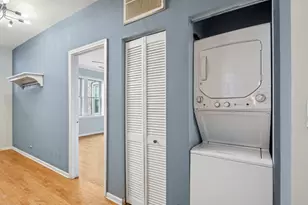 4852 N Sacramento Ave, Chicago, IL 60625 - Photo 12