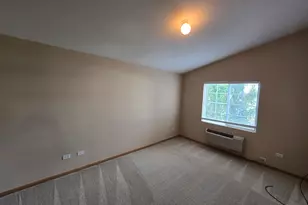 1531 Silverstone Dr, Carpentersville, IL 60110 - Photo 6