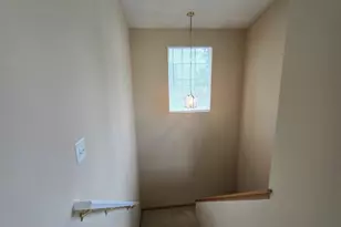 1531 Silverstone Dr, Carpentersville, IL 60110 - Photo 2