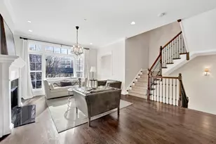 460 Pennsylvania Ave, Glen Ellyn, IL 60137 - Photo 4