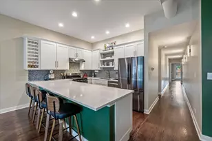 428 N Noble St, Chicago, IL 60642 - Photo 8