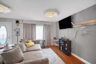 9348 S Green St, Chicago, IL 60620 - Photo 4