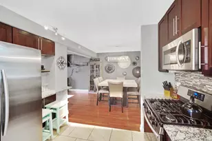 9348 S Green St, Chicago, IL 60620 - Photo 6