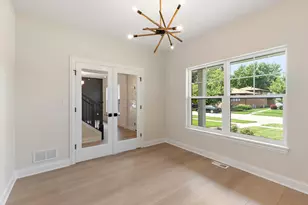 700 Czacki St, Lemont, IL 60439 - Photo 8