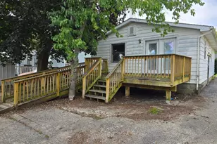 1224 Wild St, Sycamore, IL 60178 - Photo 2