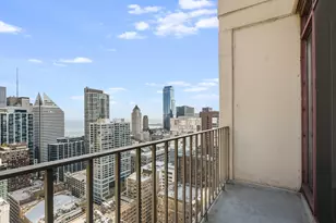 200 N Dearborn St, Chicago, IL 60601 - Photo 14