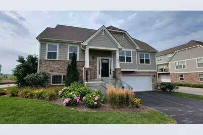 200 Goldenrod Drive, Elgin, IL 60124 - Photo 1