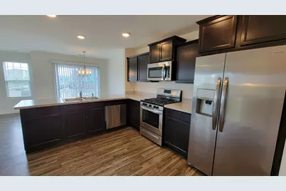 200 Goldenrod Drive, Elgin, IL 60124 - Photo 4