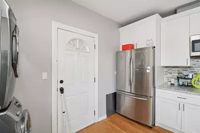 3558 W Belle Plaine Avenue #3, Chicago, IL 60618 - Photo 12