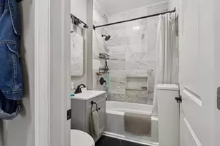 3558 W Belle Plaine Ave, Chicago, IL 60618 - Photo 18