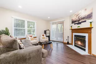 1201 Oak Ridge Dr, Streamwood, IL 60107 - Photo 8