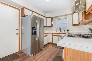 1201 Oak Ridge Dr, Streamwood, IL 60107 - Photo 12